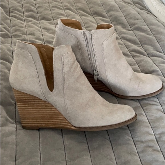 Lucky Brand Shoes - Lucky Brand light grey bootie